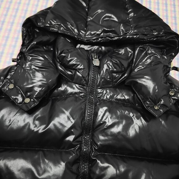 Black Moncler Unisex Down Jacket - Picture 2 of 10